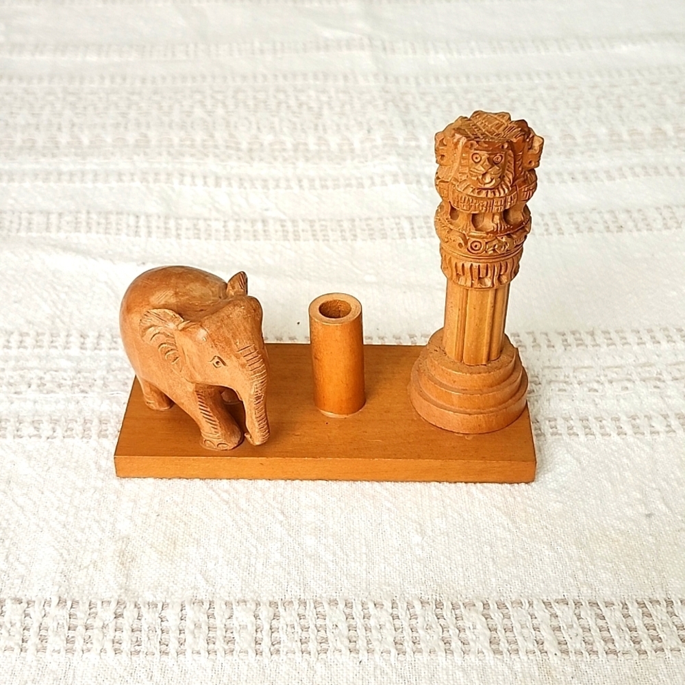 Carved wood pen holder elephant lion wood craft 4.5 inches